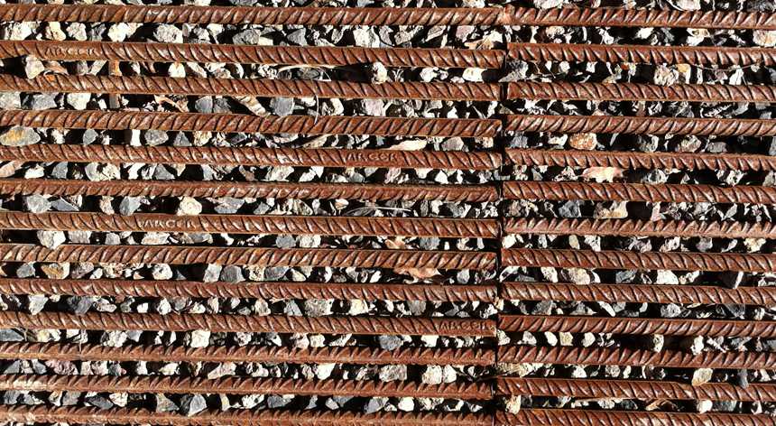 Acero corrugado y basalto